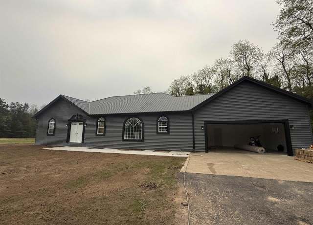 Property at 541 E Flint St, Lyndon Station, WI 53944, 5 beds, 4 baths