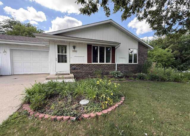 Property at 1005 N Wuthering Hills Dr, Janesville, WI 53546, 2 beds, 2 baths
