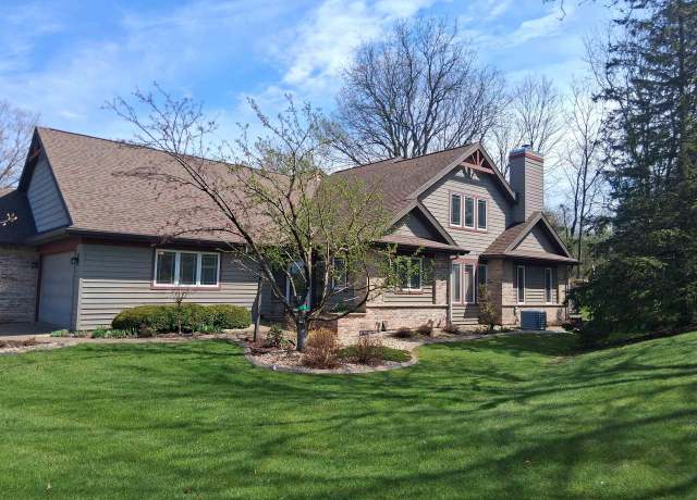 Property at 2960 Woods Edge Way, Fitchburg, WI 53711, 2 beds, 3.5 baths