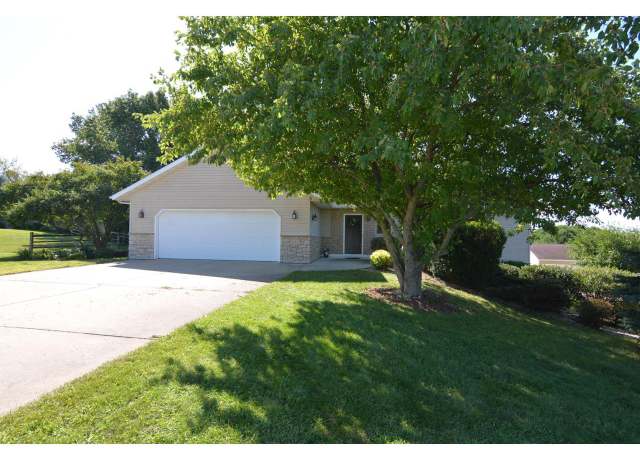 Property at W2847 Pine Ridge Ct, Belleville, WI 53508, 4 beds, 3 baths