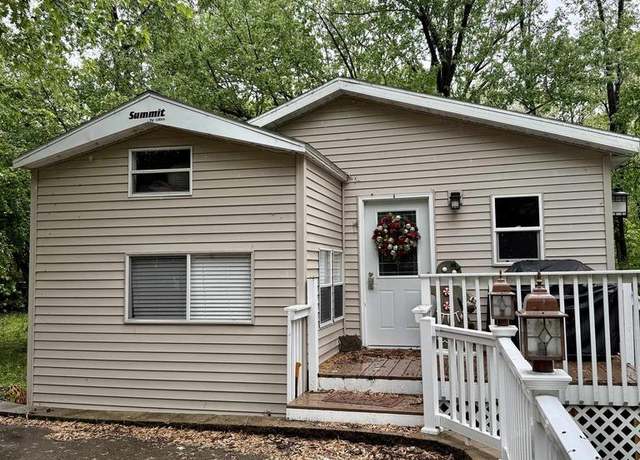 Property at 479 Westview Ct, Edgerton, WI 53534, 4 beds, 1 bath