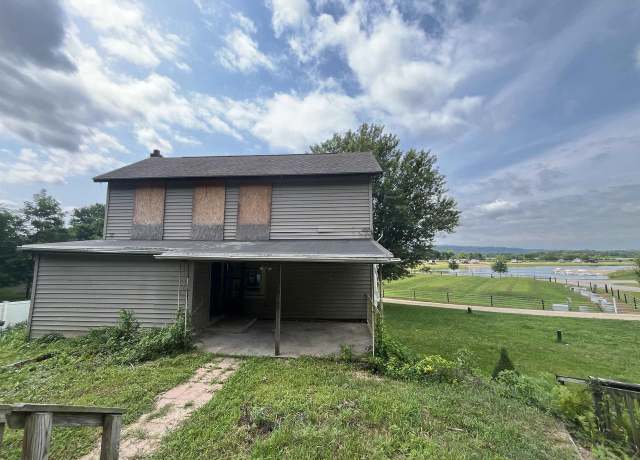 Property at 1447 Bluff Rd, Hazel Green, WI 53811, 3 beds, 1 bath