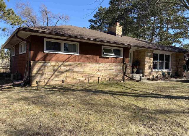 Property at 211 2nd St, Lake Delton, WI 53940, 3 beds, 1.5 baths