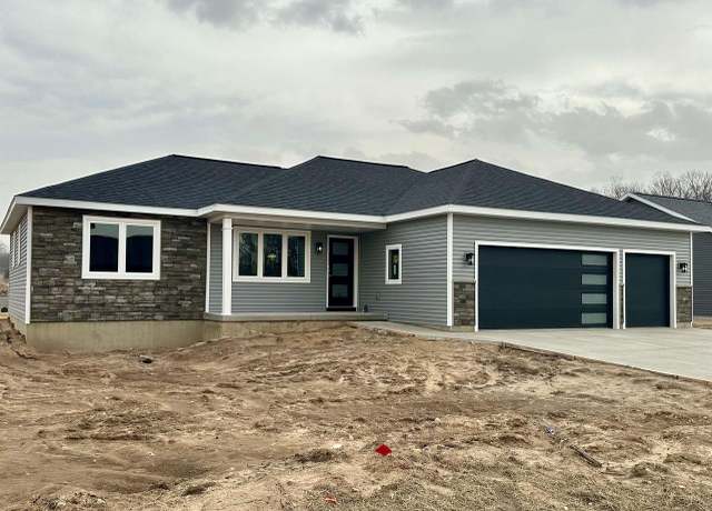 Property at 2935 Ridgeline Dr, Portage, WI 53901, 4 beds, 2 baths