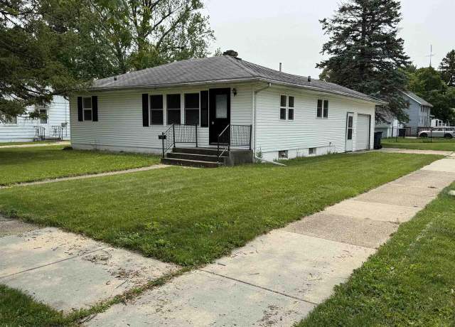 Property at 1723 Barham Ave, Janesville, WI 53548, 3 beds, 1.5 baths