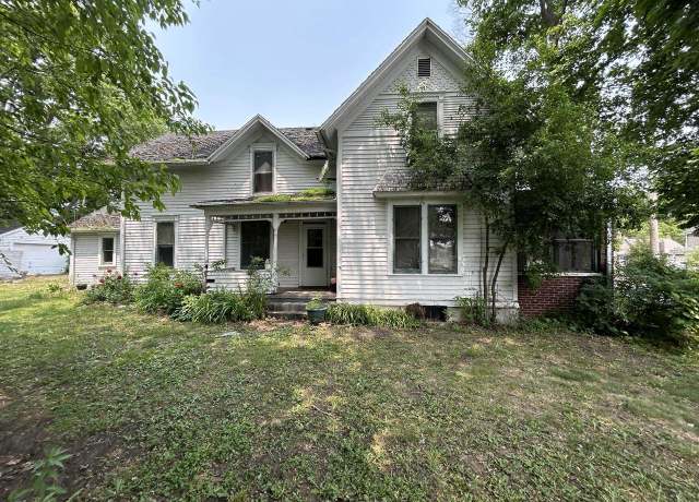 Property at 1108 6th St, Beloit, WI 53511, 5 beds, 2 baths