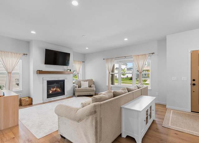 Property at 4869 Tat Soi Rd, Madison, WI 53711, 5 beds, 3.5 baths
