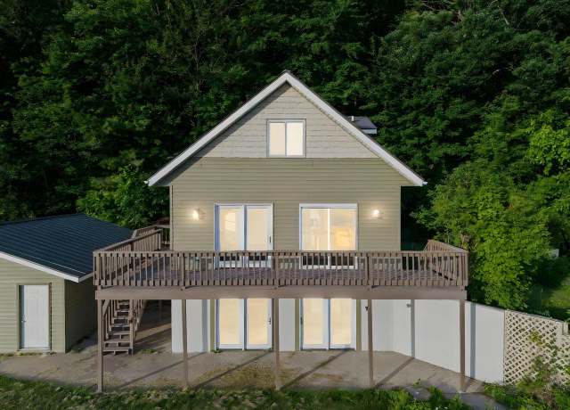 Property at W9037 Ridgeview Trl, New Lisbon, WI 53950, 4 beds, 3 baths