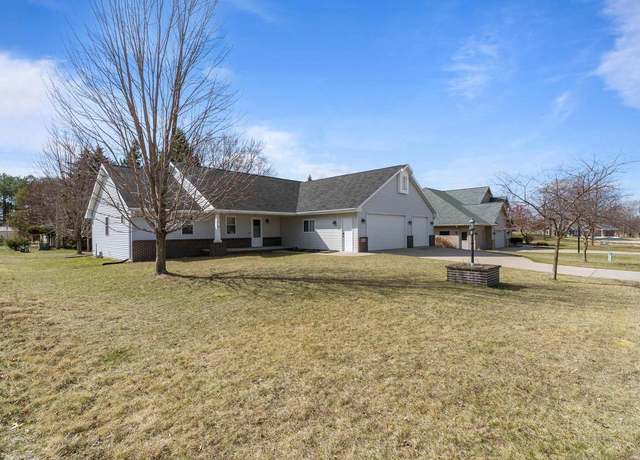 Property at 621 Voyagers Trl, Berlin, WI 54923, 3 beds, 2 baths