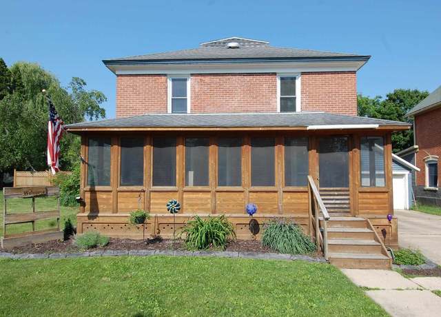 Property at 256 S Lexington St, Spring Green, WI 53588, 2 beds, 1.5 baths