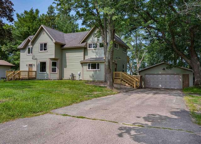 Property at 1125 Elm St, Wisconsin Dells, WI 53965, 4 beds, 3 baths