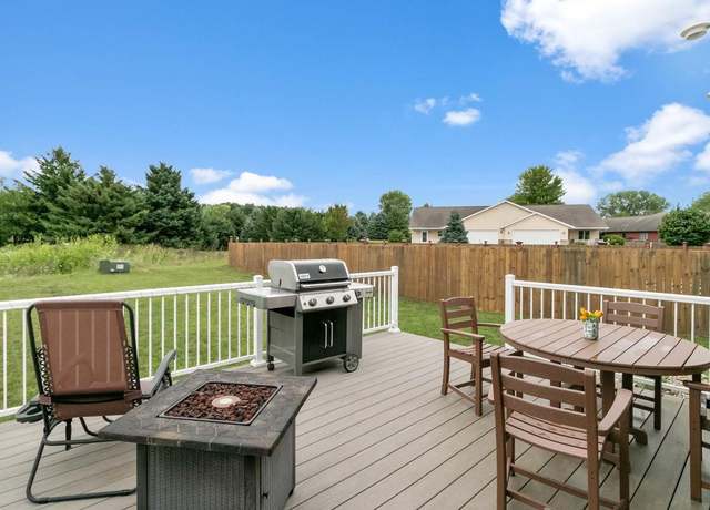 Property at 780 Brown School Rd, Evansville, WI 53536, 3 beds, 3 baths
