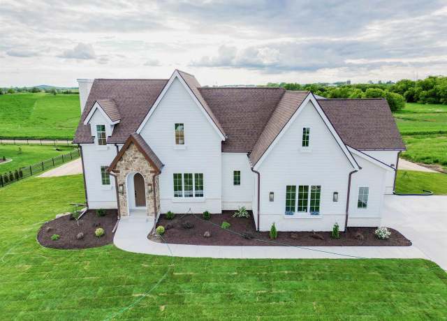 Property at 6835 Angelica Trl, Sun Prairie, WI 53590, 5 beds, 4.5 baths