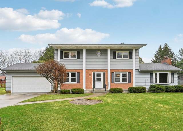 Property at 3753 Park Knoll Dr, Madison, WI 53718, 3 beds, 2.5 baths