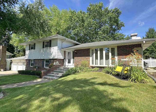 Property at 639 Sunset Dr, Janesville, WI 53548, 4 beds, 3 baths