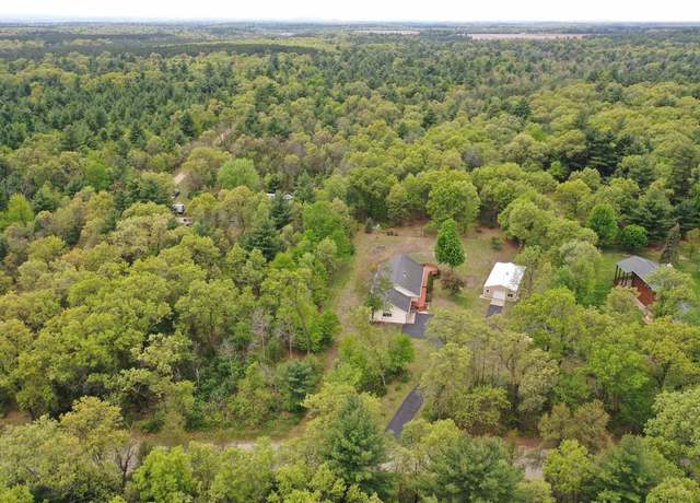 Property at 3395 8th Ave, Wisconsin Dells, WI 53965, 3 beds, 2 baths