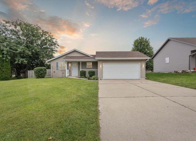 Property at 585 Garfield Ave, Evansville, WI 53536, 3 beds, 2 baths