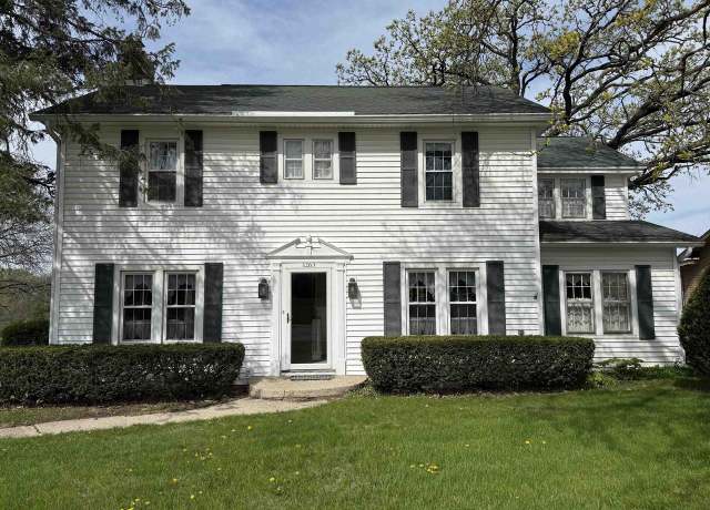 Property at 1263 N Parker Dr, Janesville, WI 53545, 4 beds, 2 baths
