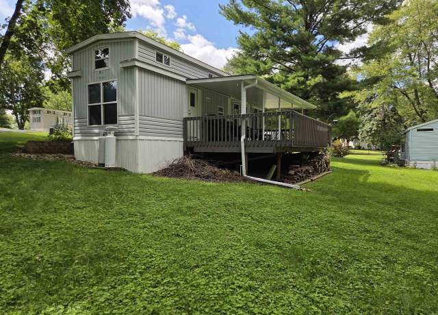 Property at 423 Skyline Dr, Edgerton, WI 53534, 3 beds, 1 bath