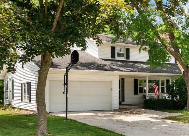 Property at 357 8th St, Prairie Du Sac, WI 53578, 3 beds, 1.5 baths