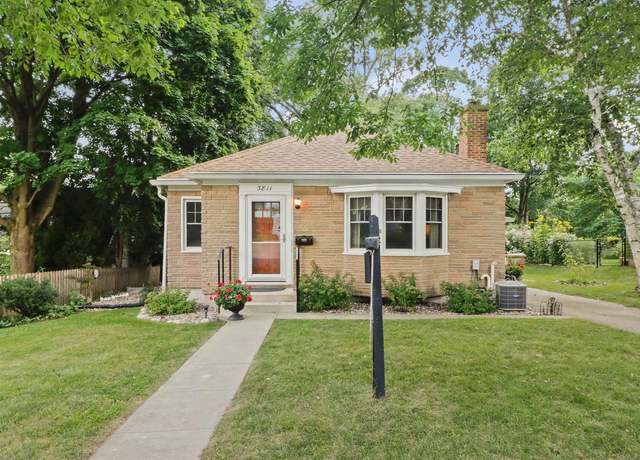 Property at 3811 Euclid Ave, Madison, WI 53711, 2 beds, 1 bath