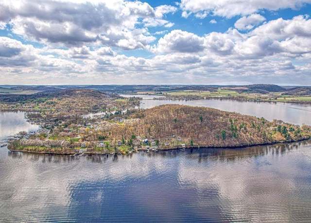 Property at W11549 Island View Ct, Lodi, WI 53555, 3 beds, 3 baths