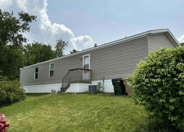 Property at 39 Hollywood Dr, Madison, WI 53713, 3 beds, 2 baths