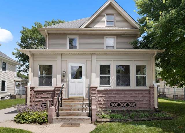 Property at 937 Elm St, Beloit, WI 53511, 4 beds, 2 baths