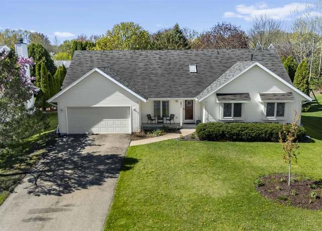 Property at 2871 Charleston Dr, Fitchburg, WI 53711, 3 beds, 2 baths
