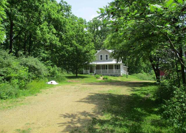 Property at 10627 Zanon Dr, Cazenovia, WI 53924, 4 beds, 2 baths