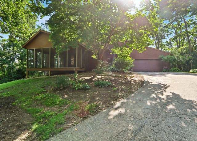 Property at 6853 Shagbark Ct, Madison, WI 53719, 3 beds, 2.5 baths