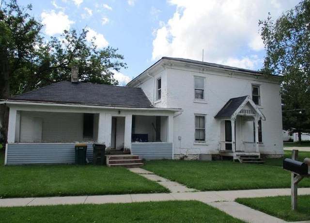 Property at 401 S College Ave, Fox Lake, WI 53933, 5 beds, 2 baths