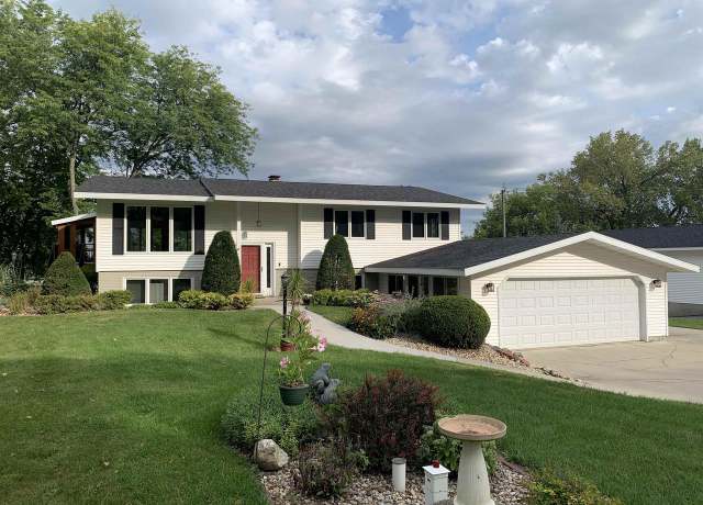 Property at N3119 Lazy Point Rd, Fall River, WI 53932, 4 beds, 3 baths