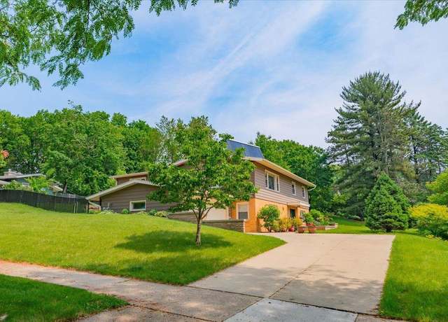 Property at 5029 Lacrosse Ln, Madison, WI 53705, 5 beds, 2 baths