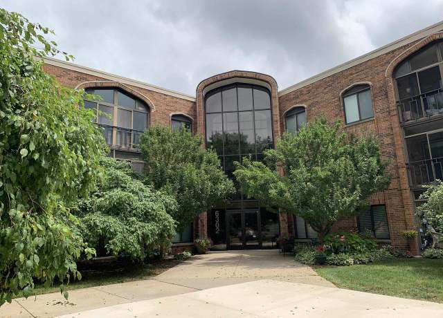 Property at 6302 Mineral Point Rd #303, Madison, WI 53705, 2 beds, 2 baths