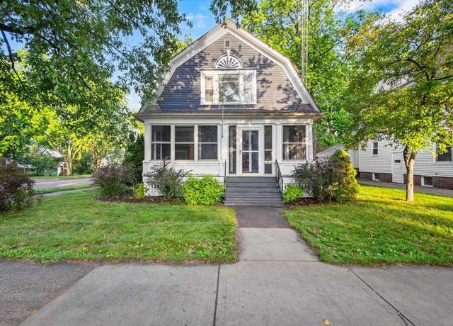 Property at 146 S Willow St, Reedsburg, WI 53959, 3 beds, 2 baths