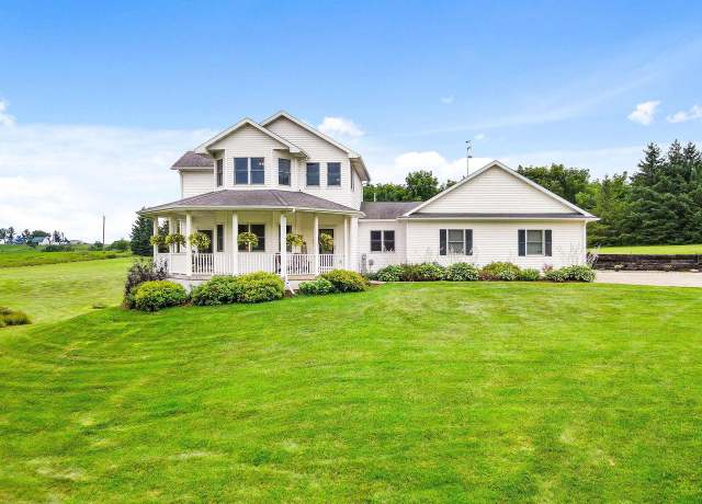Property at 2436 School Rd, Barneveld, WI 53507, 4 beds, 3.5 baths