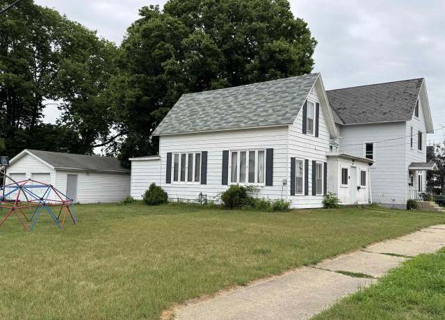 Property at 1207 W 2nd Ave, Brodhead, WI 53520, 3 beds, 1 bath