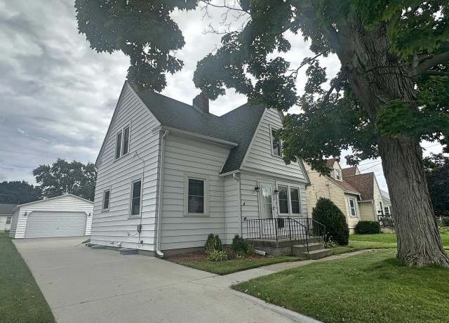 Property at 1418 Linden Ave, Janesville, WI 53548, 2 beds, 1.5 baths
