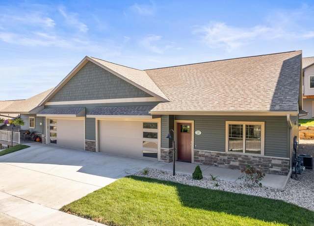 Property at 28 Sienna Hills Cir, Mount Horeb, WI 53572, 2 beds, 2.5 baths