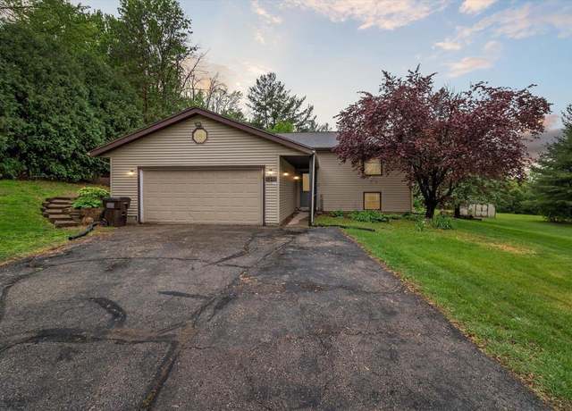 Property at 4348 E Tomahawk Ln, Janesville, WI 53546, 3 beds, 1.5 baths