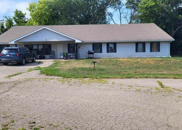Property at 1936 N Washington St, Janesville, WI 53548, 8 beds, 2.5 baths