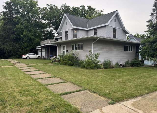 Property at 1515 6th St, Monroe, WI 53566, 5 beds, 2 baths