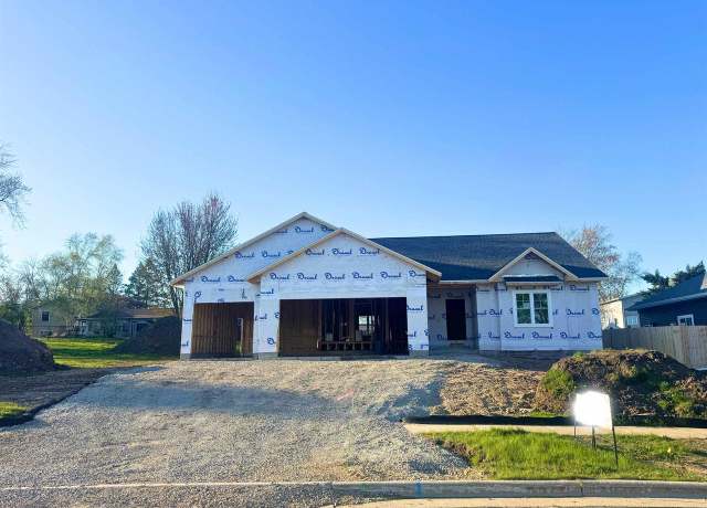 Property at 328 Village Ln, Ripon, WI 54971, 3 beds, 2 baths