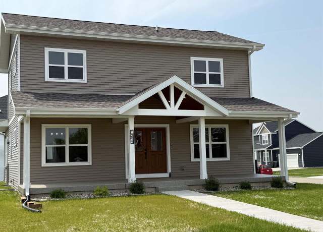 Property at 1295 Stonehaven Dr, Sun Prairie, WI 53590, 3 beds, 2.5 baths
