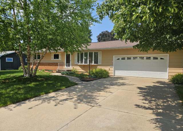 Property at 311 View St, Tomah, WI 54660, 3 beds, 2 baths