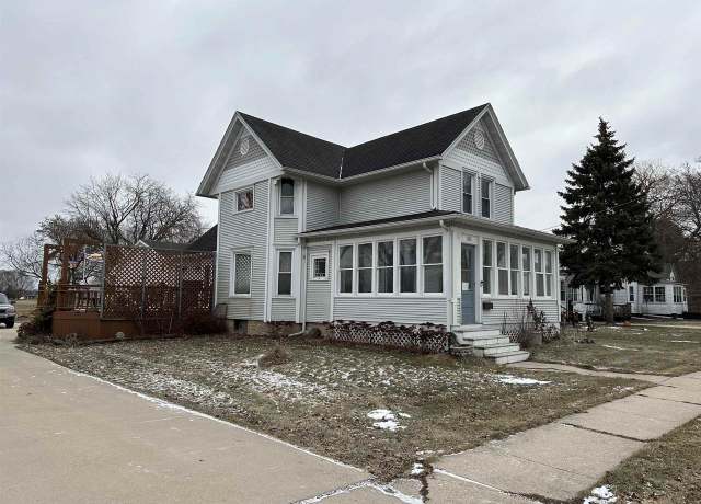 Property at 603 Waterloo St, Columbus, WI 53925, 3 beds, 2 baths