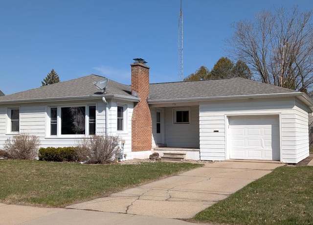 Property at 534 W 12th Ave, Oshkosh, WI 54902, 2 beds, 1 bath