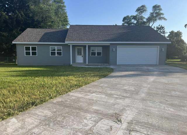 Property at 2404 Wild Rose Ct, Portage, WI 53901, 3 beds, 2 baths