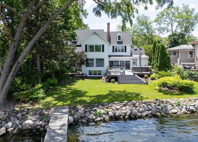 Property at 44 Burrows Rd, Madison, WI 53704, 4 beds, 5 baths